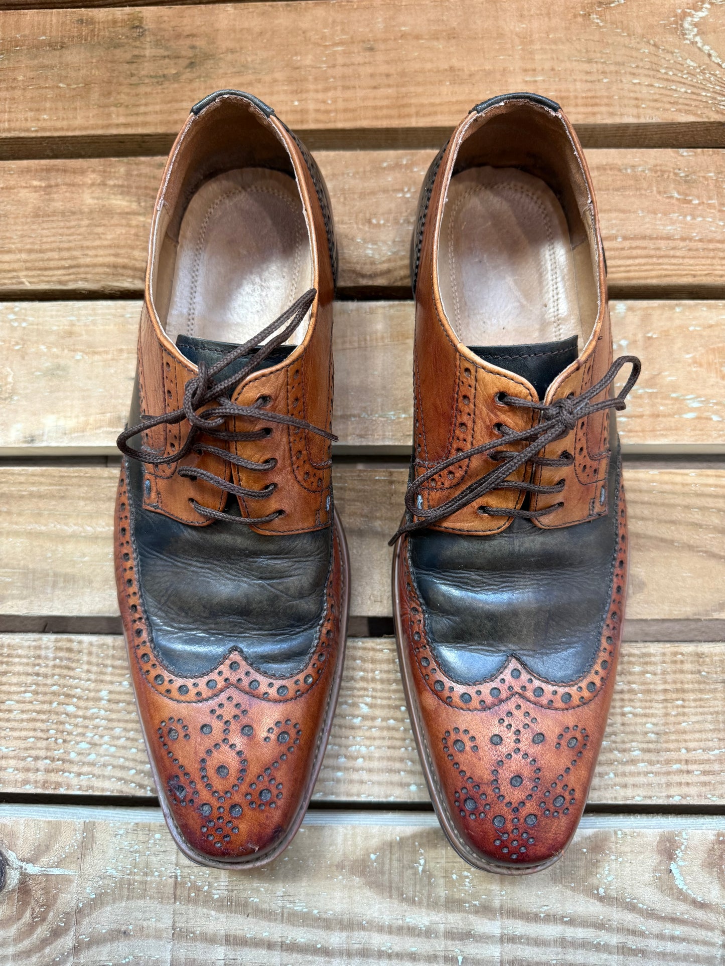 Jones brogue brown leather shoes. Size UK8 EU41.