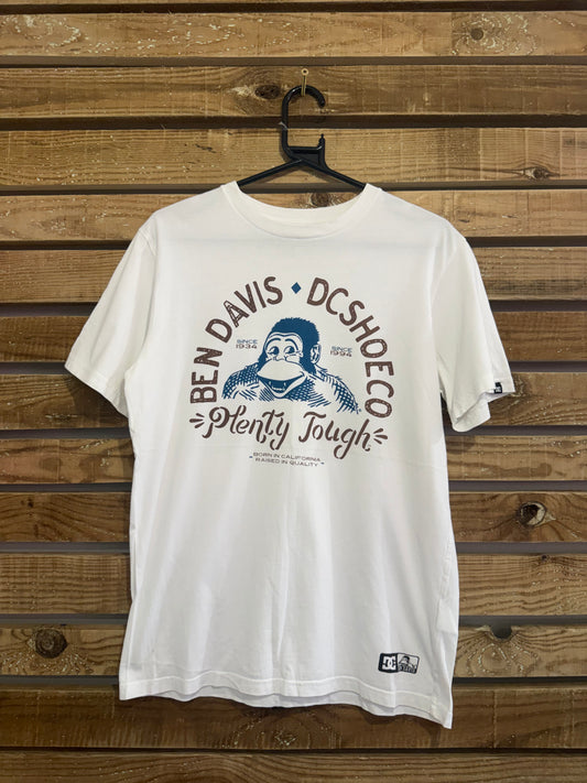 Vintage Y2K DC Shoes, Ben Davis T-Shirt. White. Size Small.