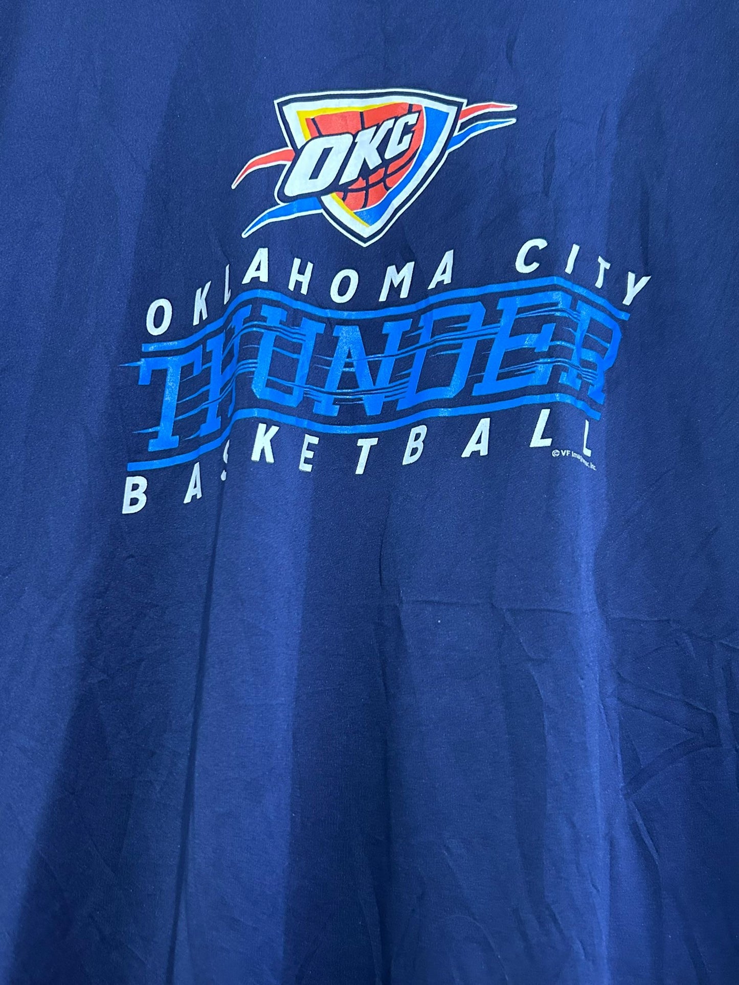 Oklahoma City Thunder NBA Basketball USA American t-shirt. Size Large.