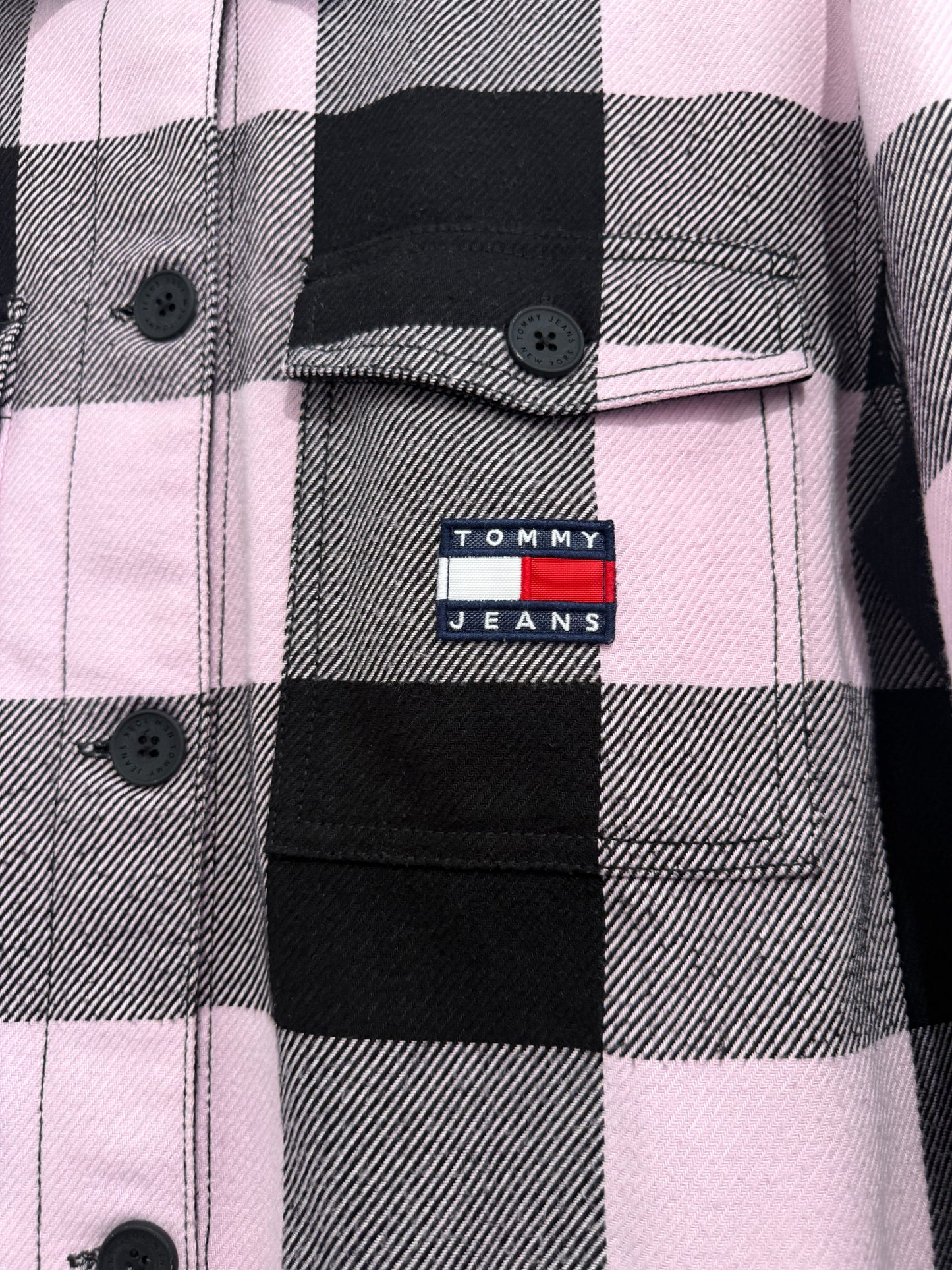 Tommy Hilfiger cropped checked/ plaid button up shirt/ shacket/ jacket. Size Small.