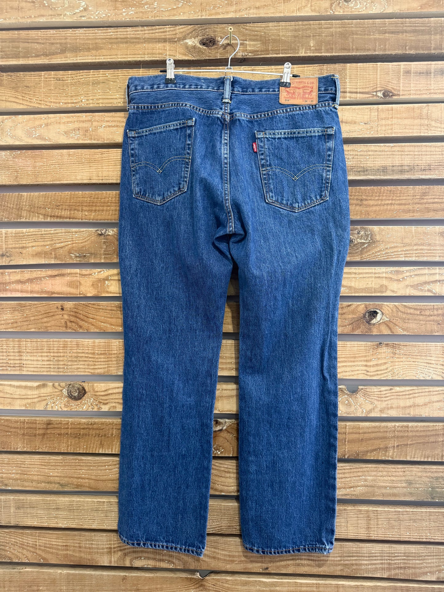 Vintage 90s Levi’s 514 straight leg Jeans. Mid blue. Waist 34” leg 30”