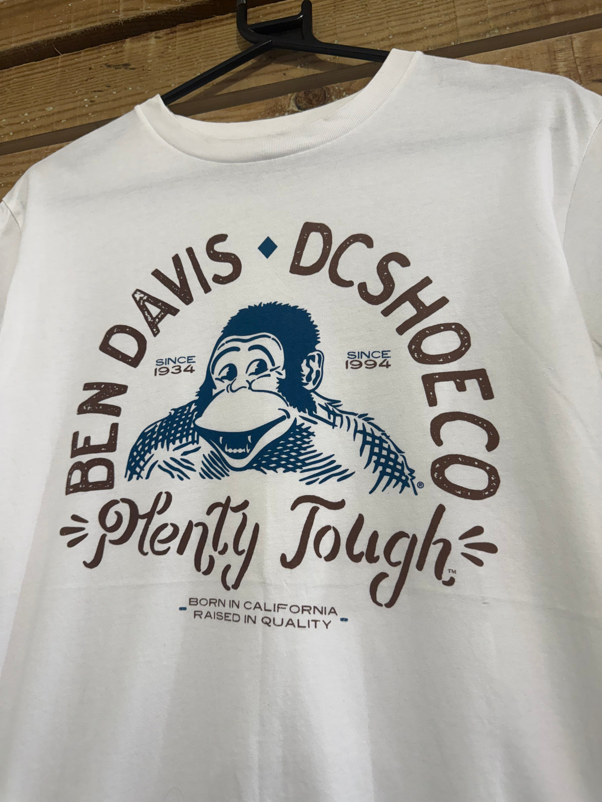 Vintage Y2K DC Shoes, Ben Davis T-Shirt. White. Size Small.