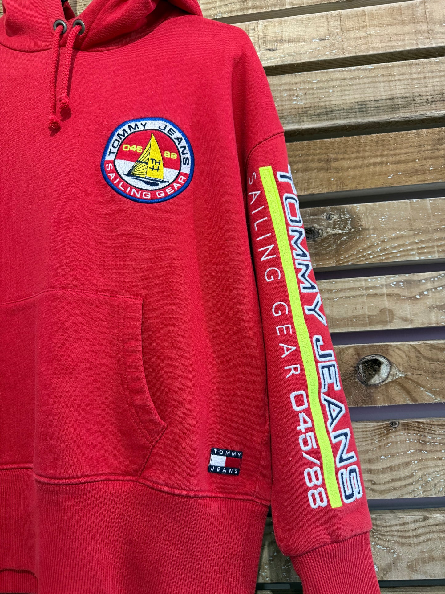 Vintage Y2K Tommy Hilfiger sailing Spell-out logo hoodie/ hooded sweater.