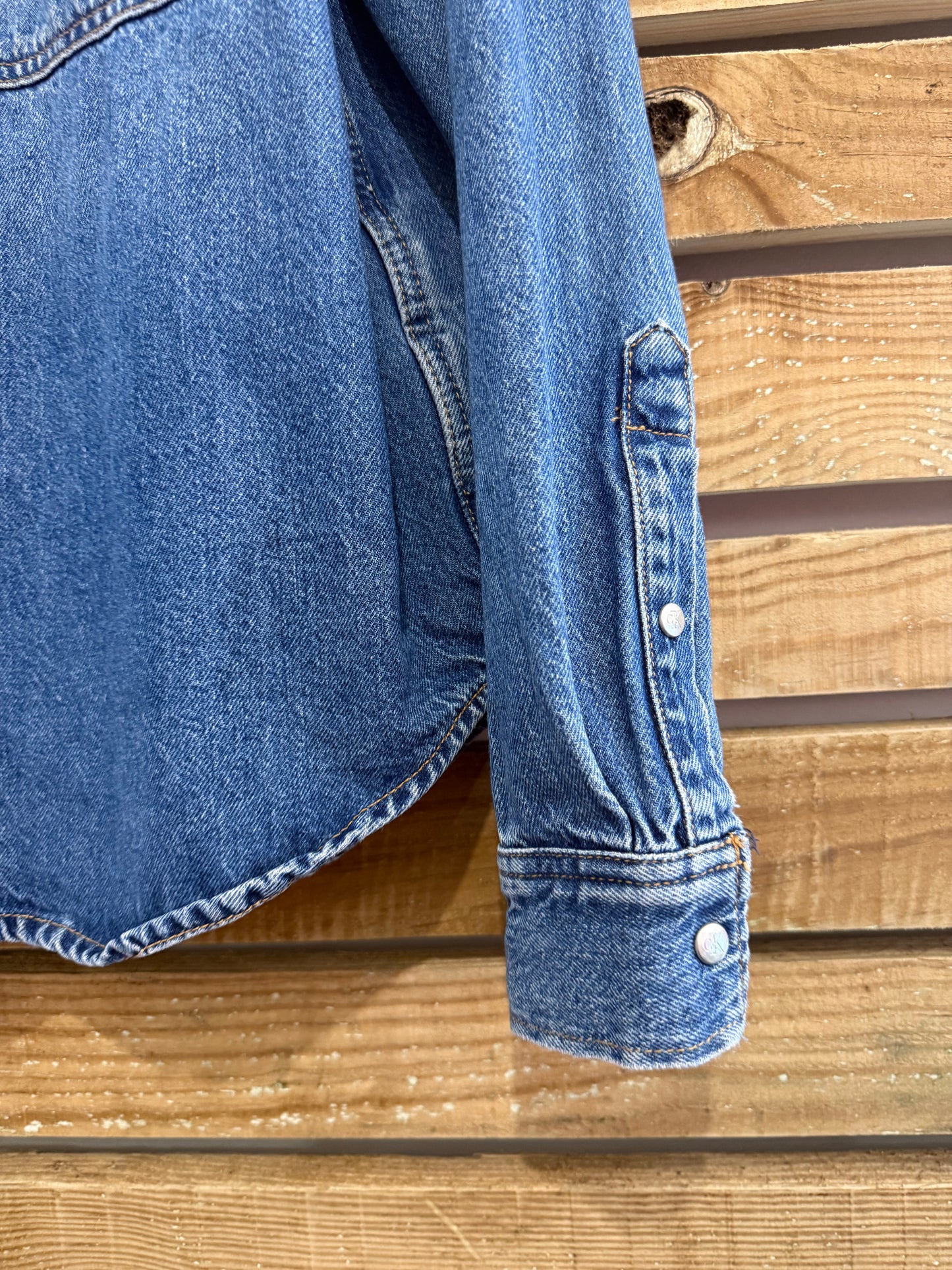 Calvin Klein denim button up shirt/shacket. 90s style. Size medium.