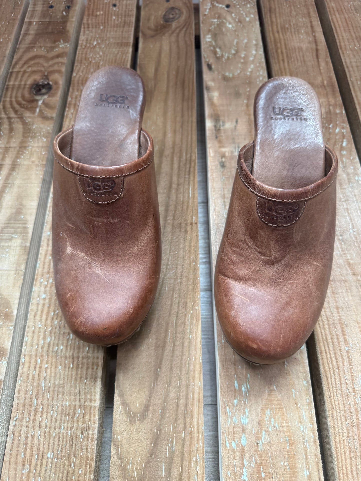 Vintage Y2K Ugg heeled mule, shearling sheepskin lined clog shoes. Size UK4.5