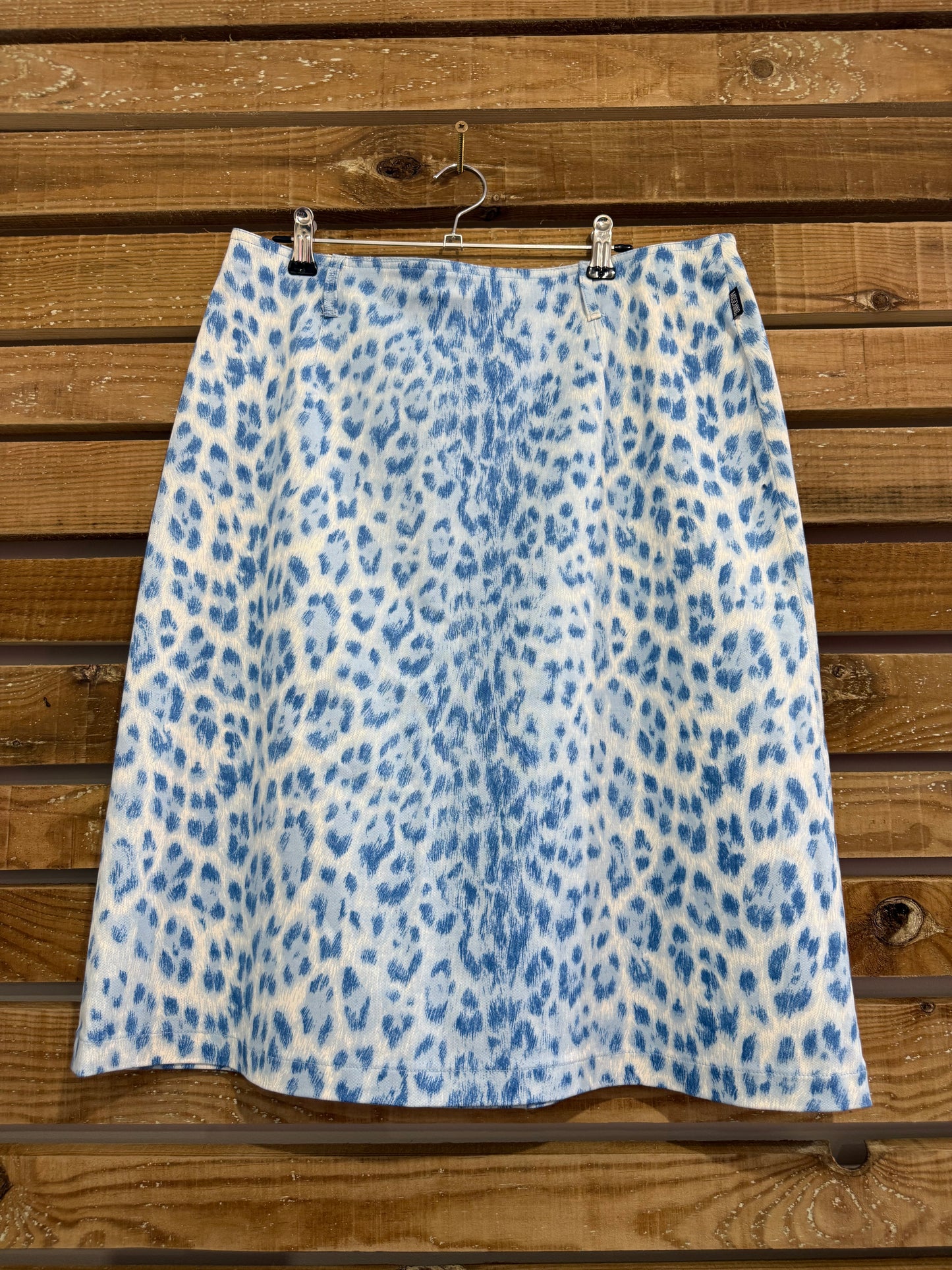 Vintage 80s Moschino Leopard print skirt. Summer. Waist 32”. UK12