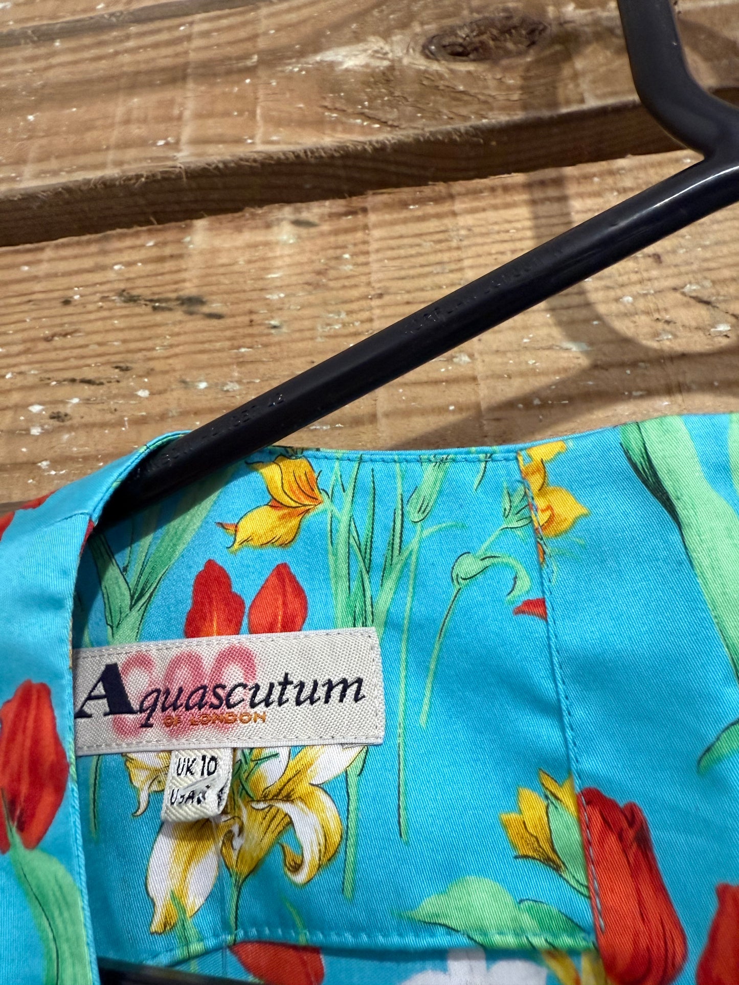 Vintage 80s Aquascutum button up floral top. Summer. Size 10