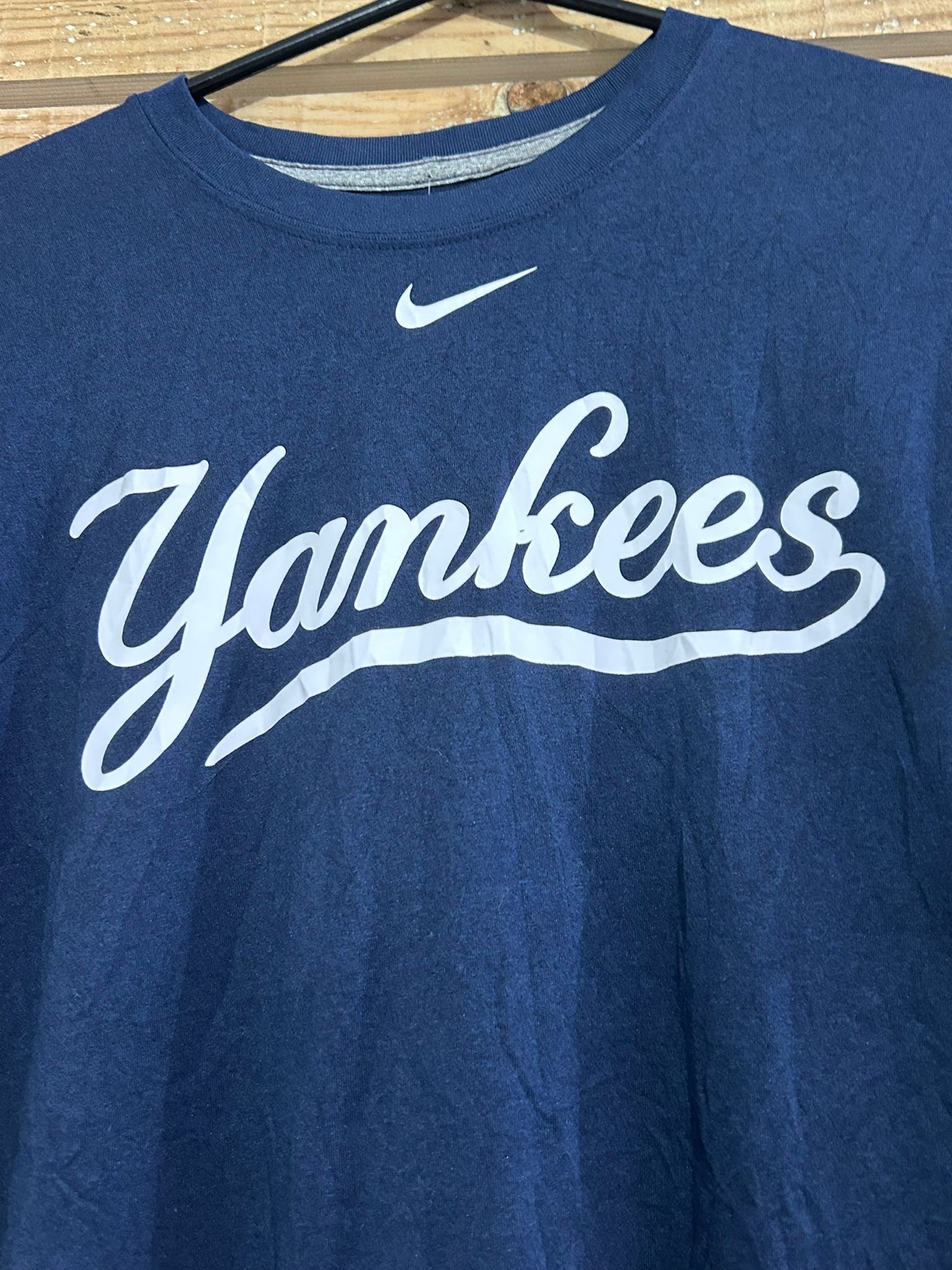Vintage Y2K Nike Yankees MLB USA American t-shirt. Size medium