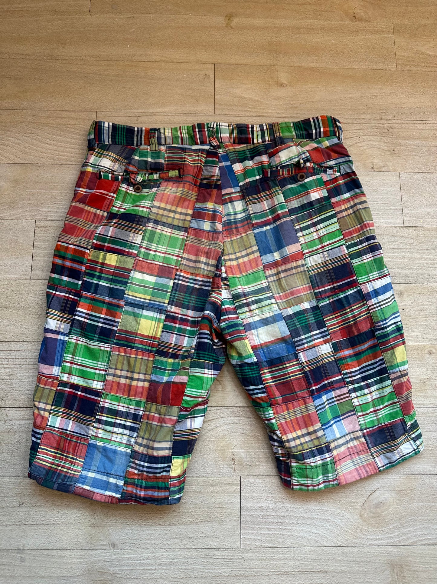 Vintage Y2K Ralph Lauren checked shorts. 34” waist.