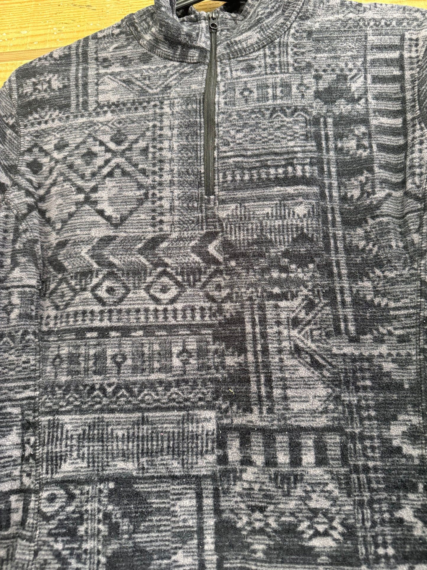Vintage Y2K Eddie Bauer abstract patterned 1/4 zip fleece. Size Medium. Outdoors/ hiking.