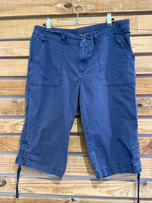 Vintage Y2K Lee cargo shorts. Summer/ Holiday. Medium.