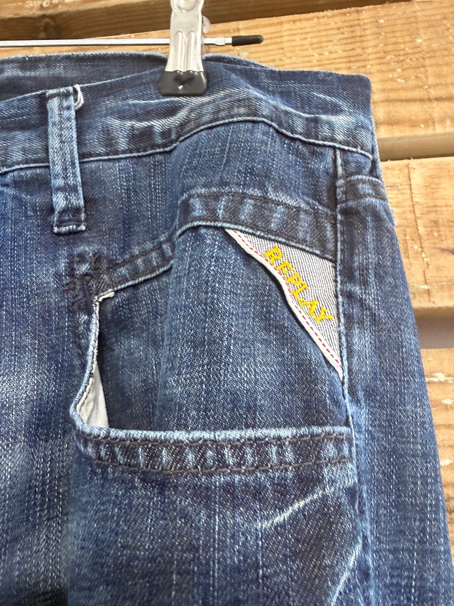 Vintage Y2K Replay straight leg blue jeans. Waist 33”, leg 33”