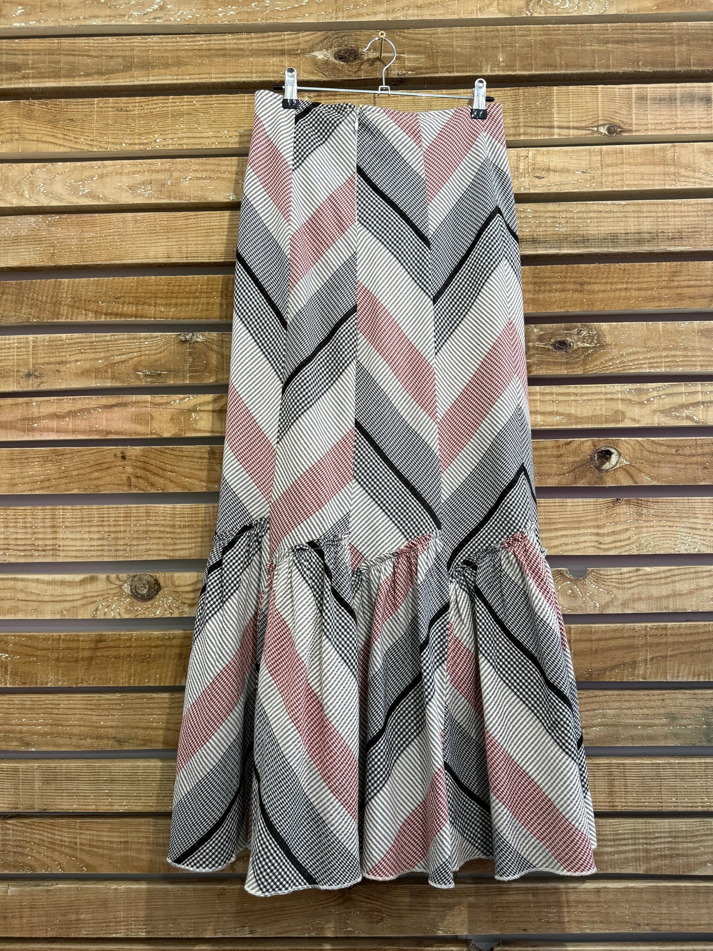 Per Una tiered ruffle patterned skirt. Christmas/ party. 28” waist. UK 8