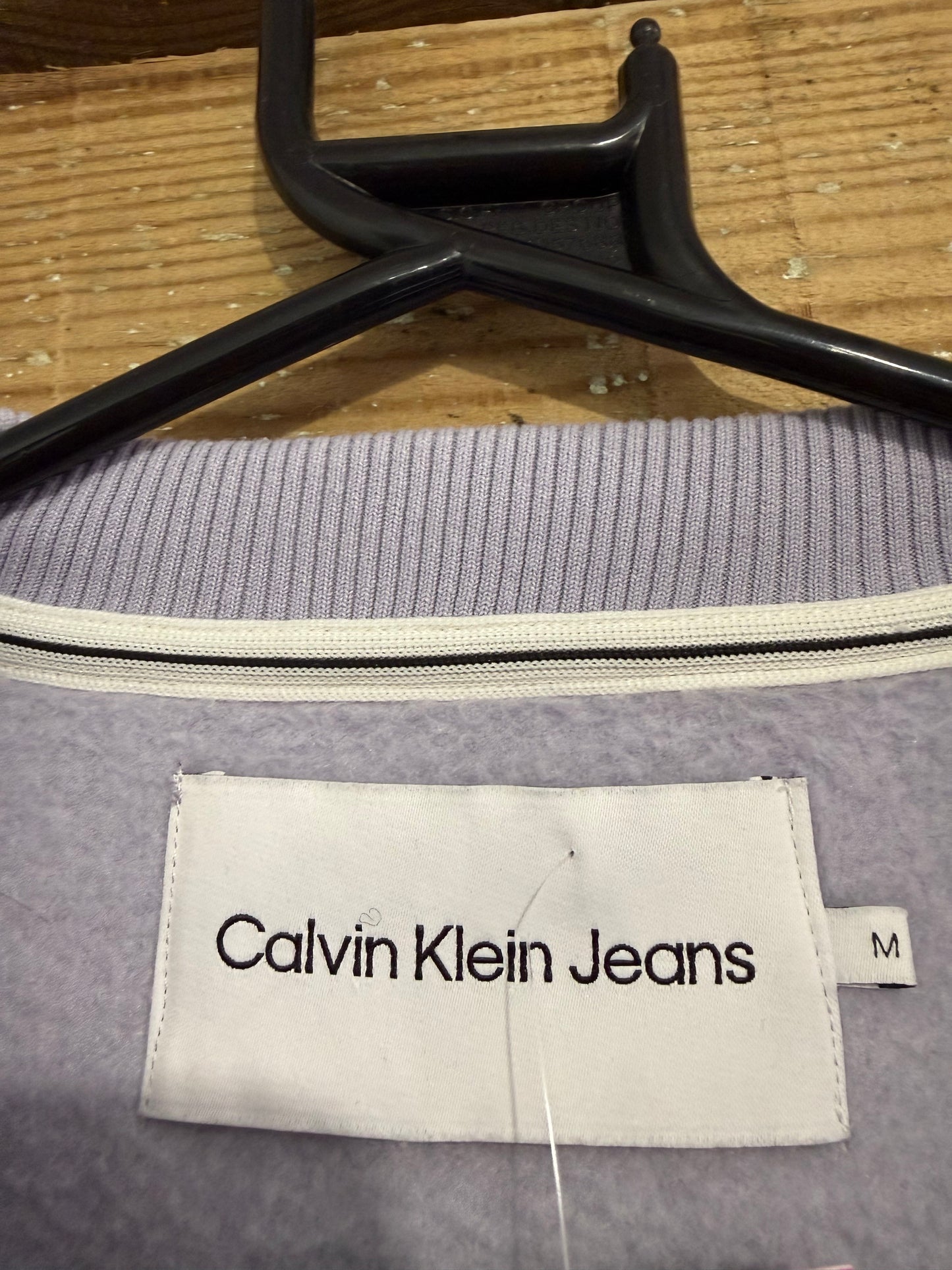 Vintage Y2K Calvin Klein sweater/ sweatshirt. Lilac. Size medium.