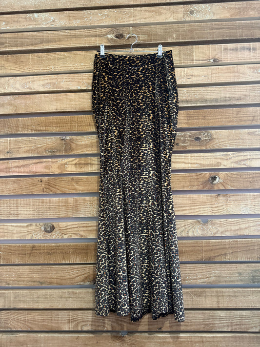 Vintage Fredericks of Hollywood Leopard print fishtail skirt. Pin up/ rockabilly. Waist 26-32” Labelled Medium