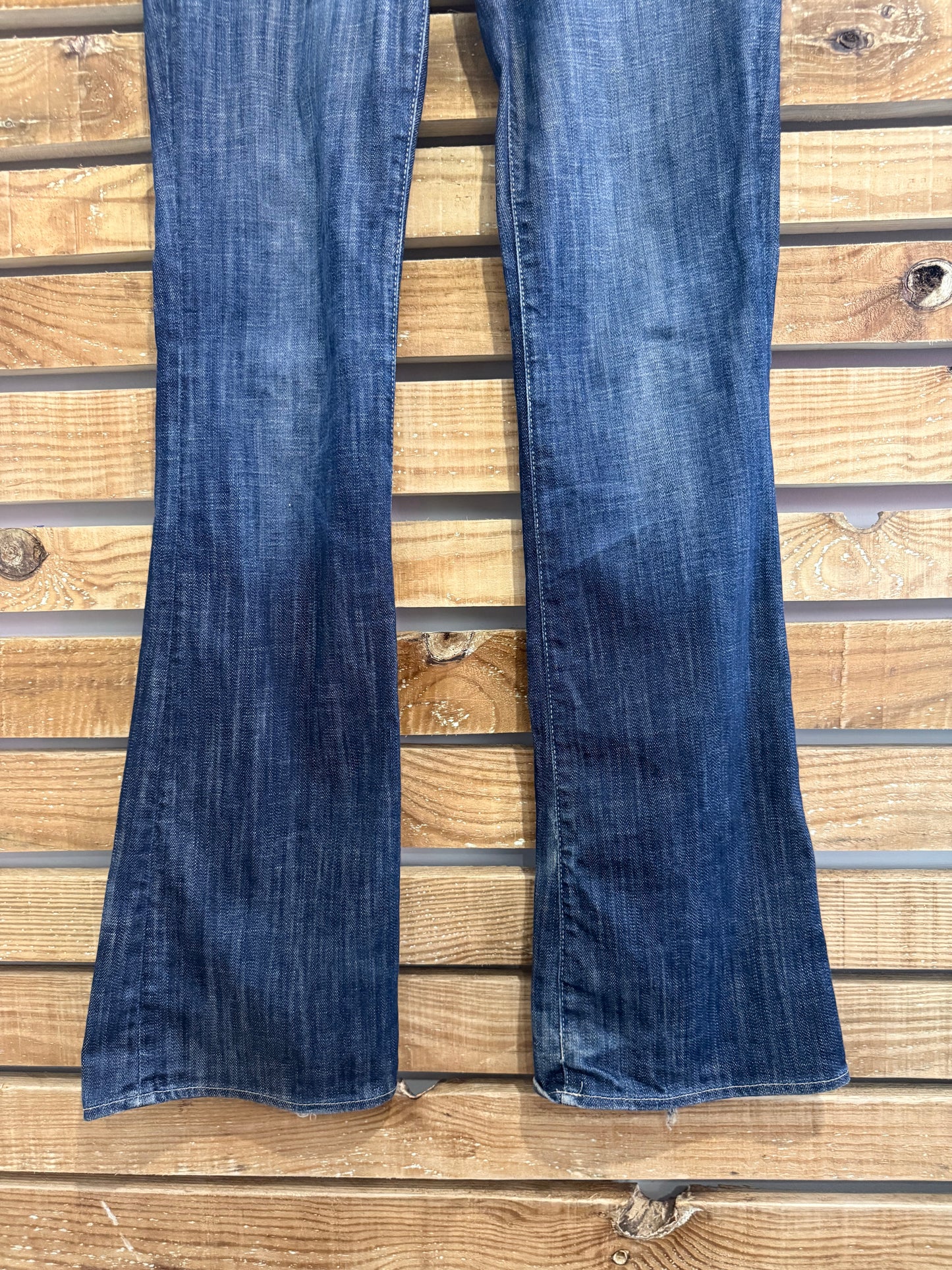 Vintage Y2K flared low rise jeans. Pocket detail. Size UK8-10 30” waist. 34” leg.