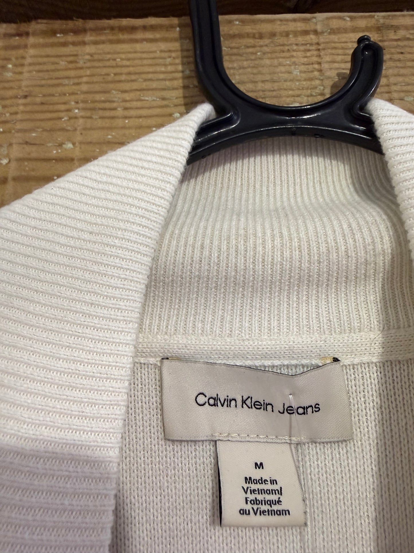 Vintage Y2K Calvin Klein 1/4 zip jumper/ sweater. White. Size Medium.
