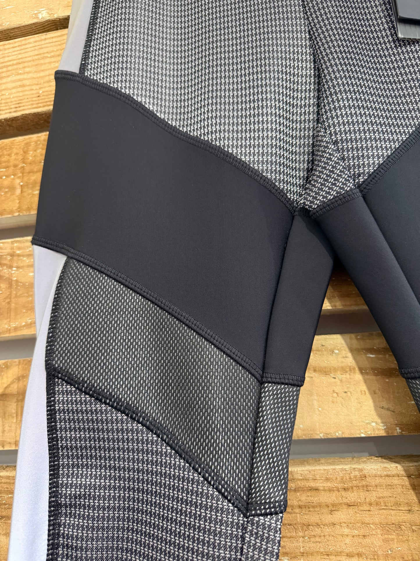 BNWT Alexander Wang x H&M leggings. Black. Size 8. Gym/ yoga/ rave.