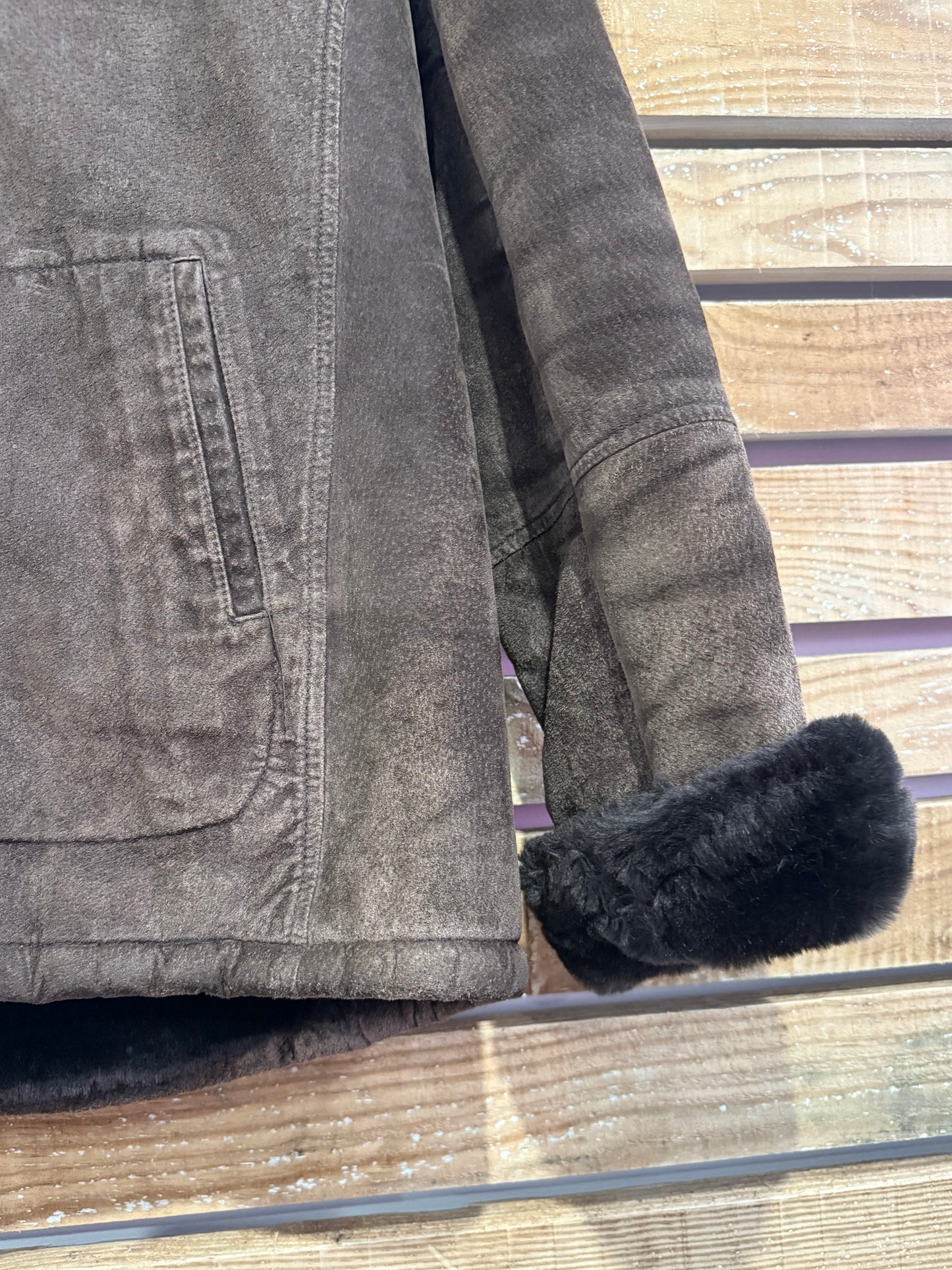 Vintage 90s shearling leather jacket. Brown sheepskin. Size Medium.