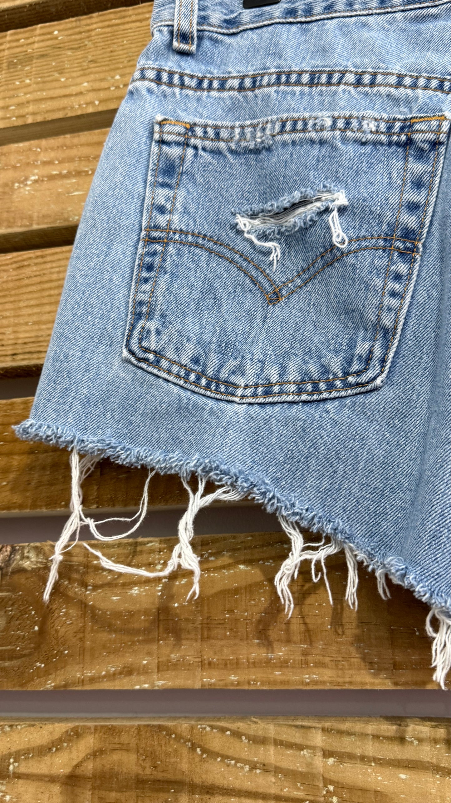 Vintage 90s Levi’s 577 Cut Off Denim Shorts. 32” waist, UK12.