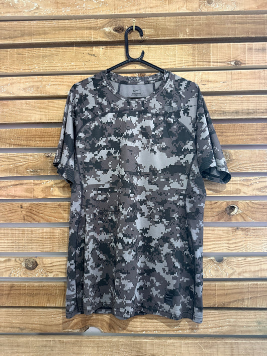 Nike Pro Hypercool Bitmap Camo T-shirt. Gym. Black. Size Large.