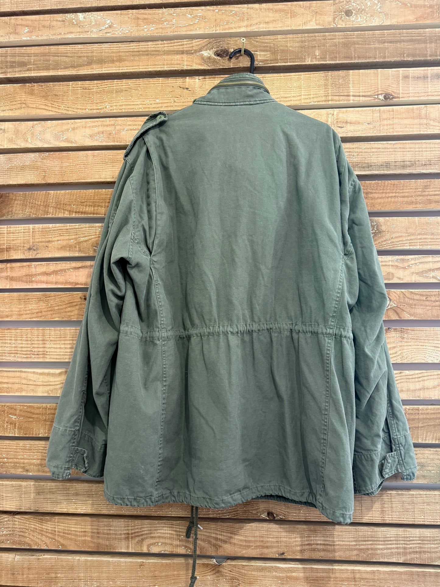 Vintage 90s M65 Rothco khaki army Field Jacket. Size XL.
