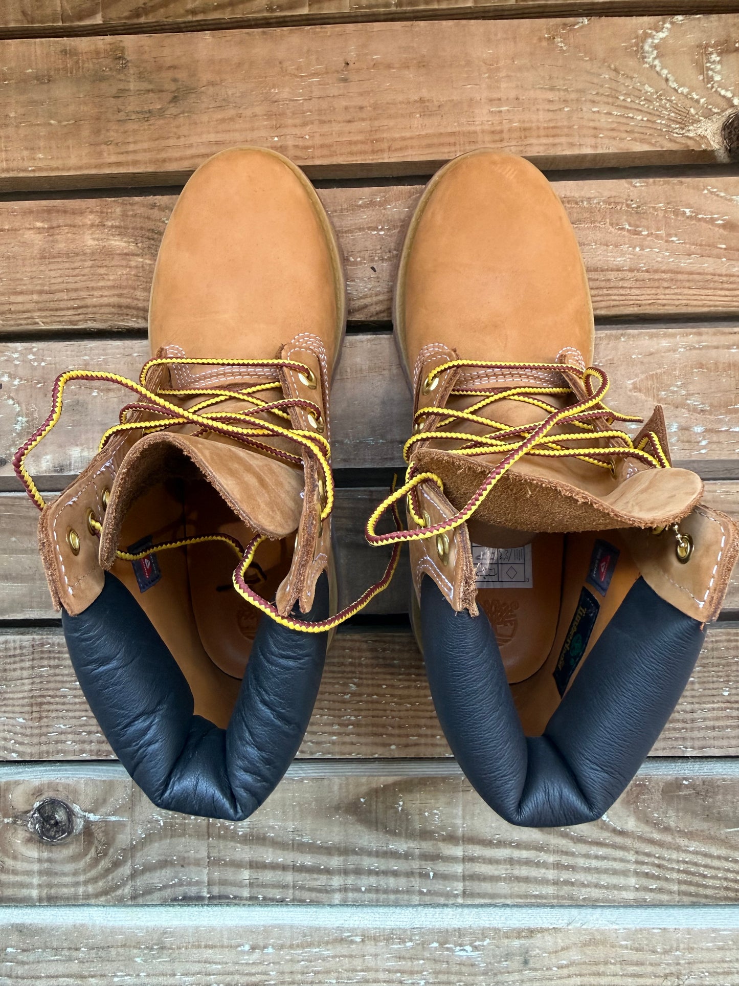 Brand new in box. Timberland 6-Inch Premium Boots. Wheat colour. EU39, UK6