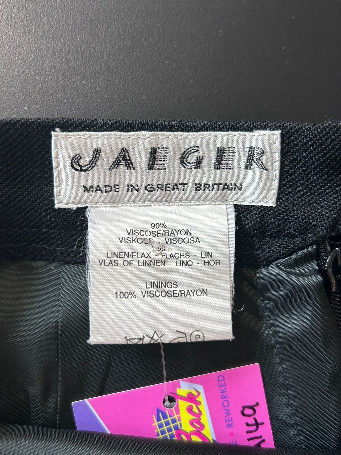 Vintage 80s Jaeger wool skirt. Black. Waist 26” size UK8