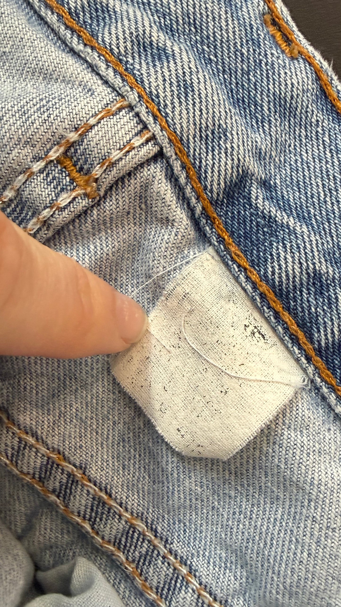 Vintage 90s Levi’s 577 Cut Off Denim Shorts. 32” waist, UK12.