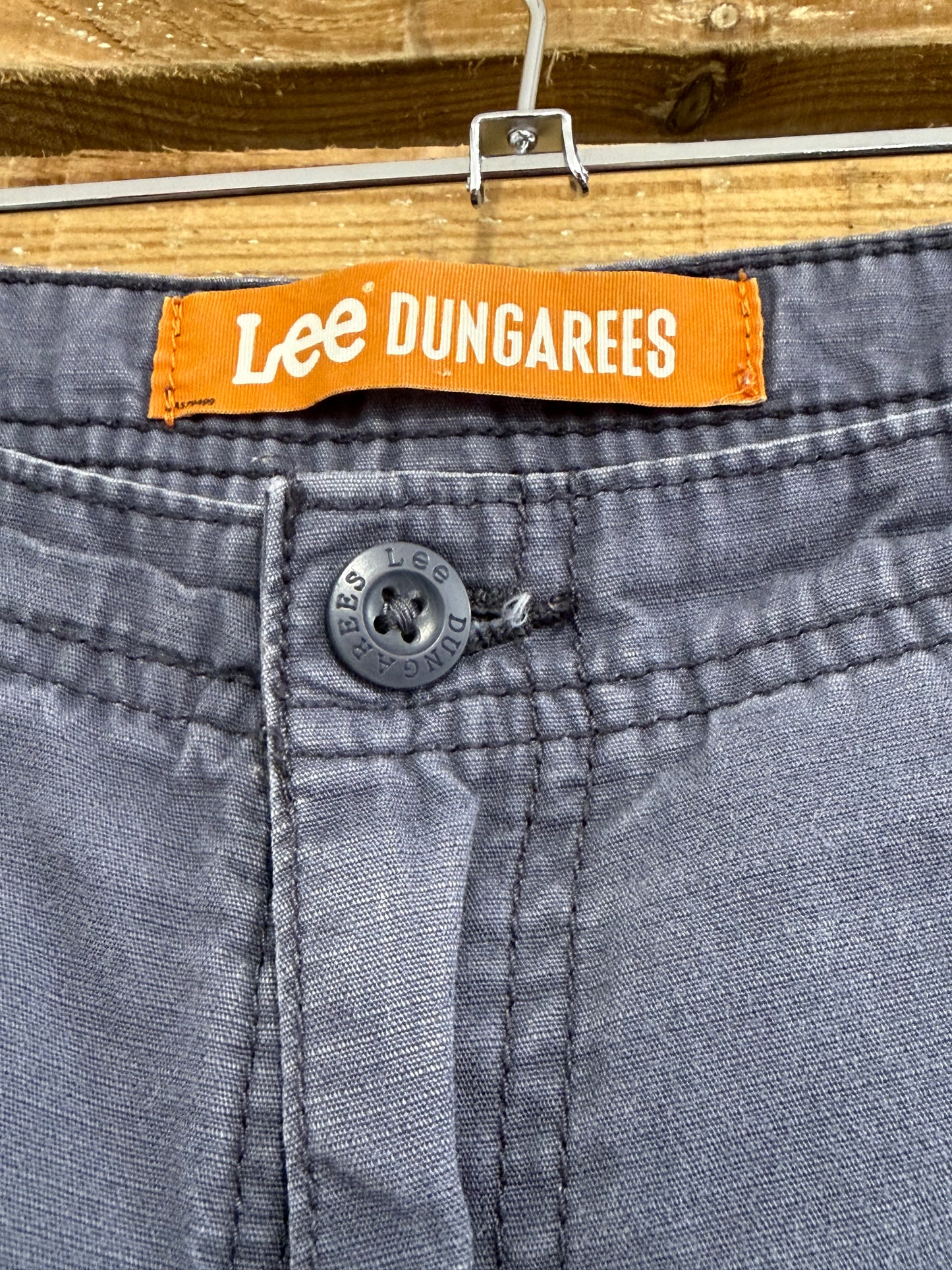 Vintage Y2K Lee cargo shorts. Summer/ Holiday. Navy blue. 32” waist.