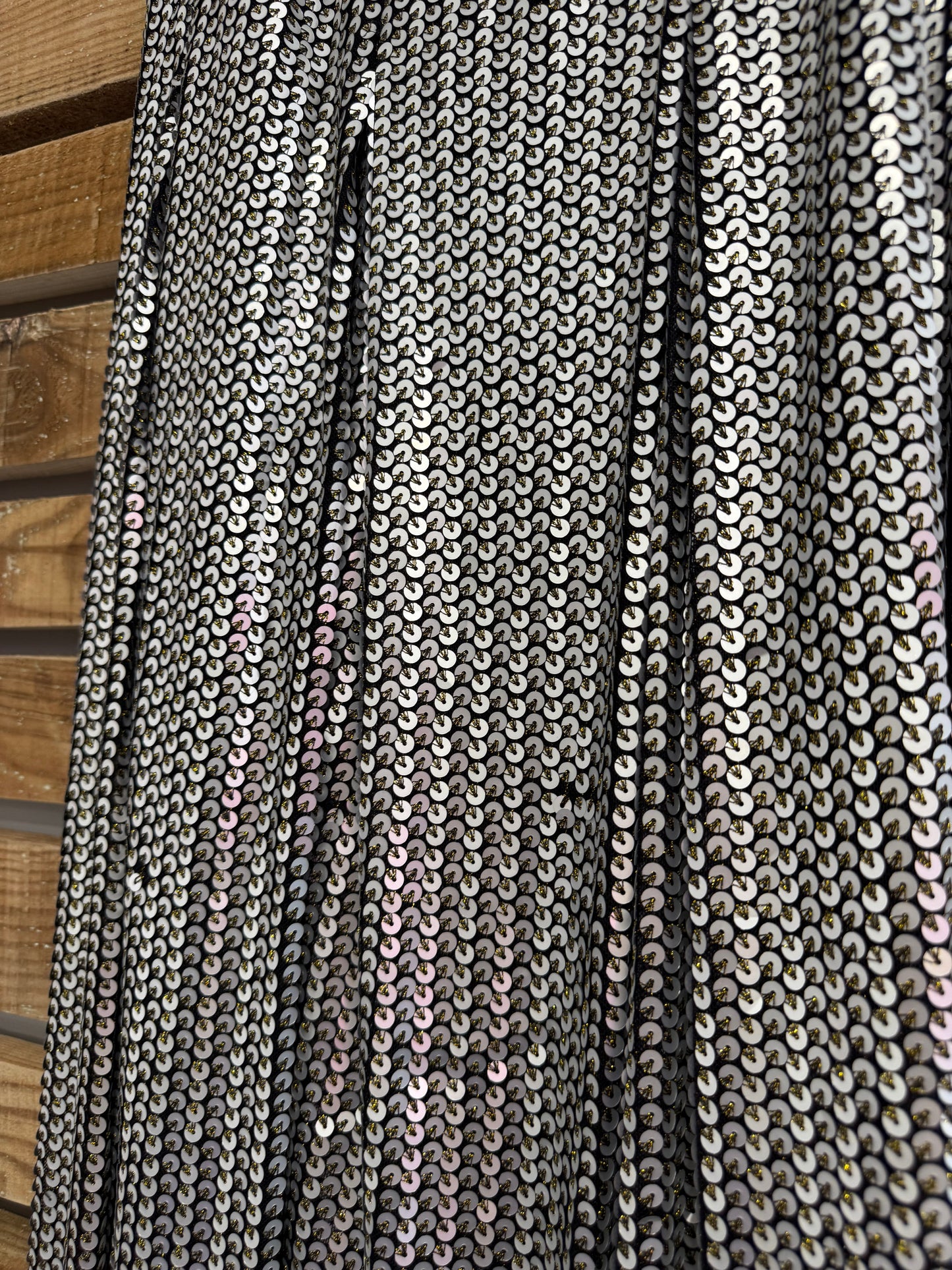 Maje Sequin skirt. Christmas/ party. black & silver. Size 3. 28-30” waist. UK 8-10.