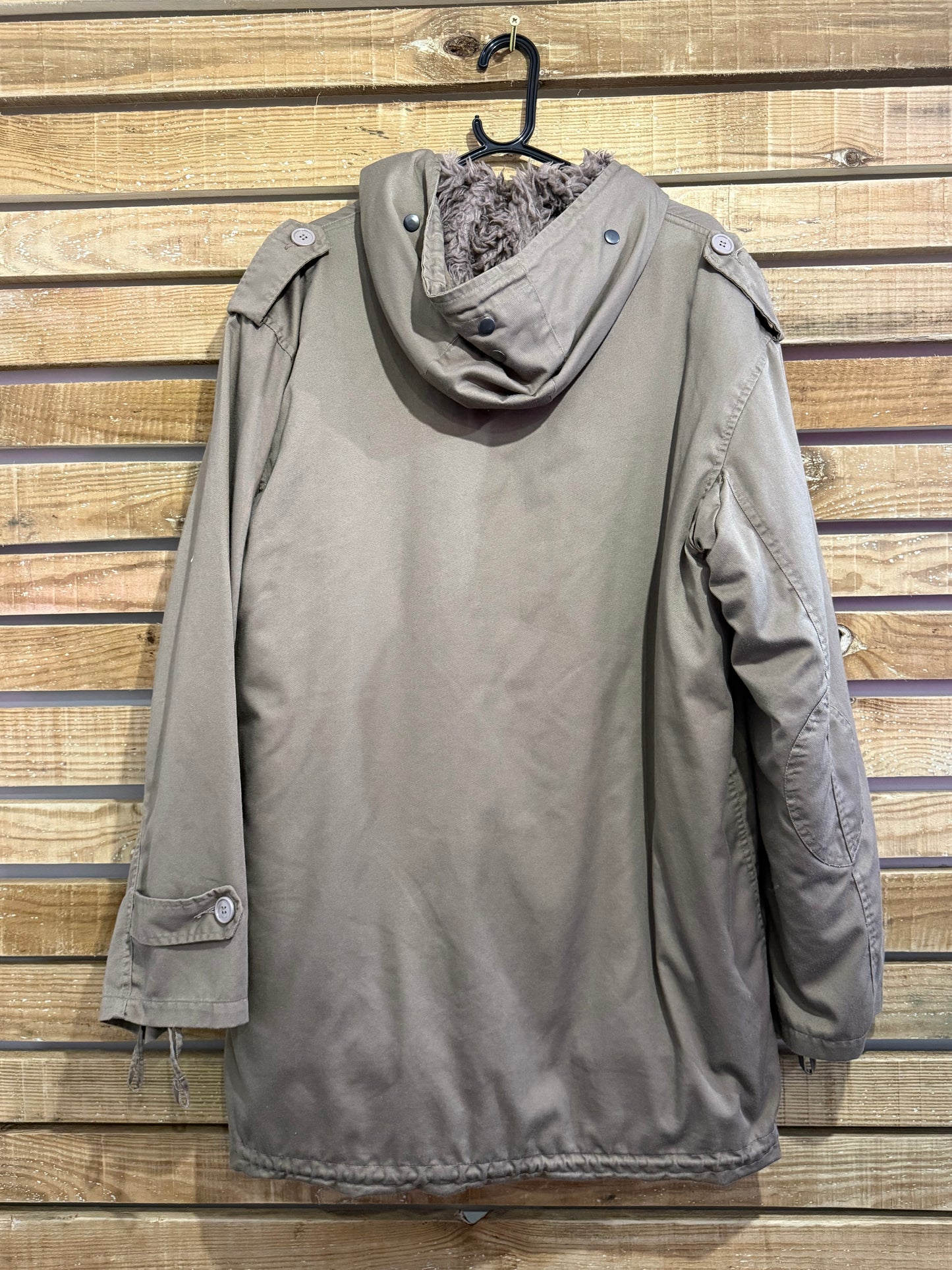 Vintage 90s German Army fleece lined parka coat/jacket. Khaki. Size Large.