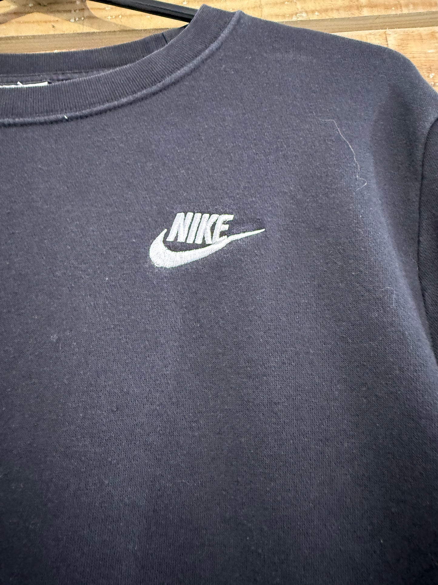 Vintage Y2K Nike logo sweater/ sweatshirt. Black. Size Medium.