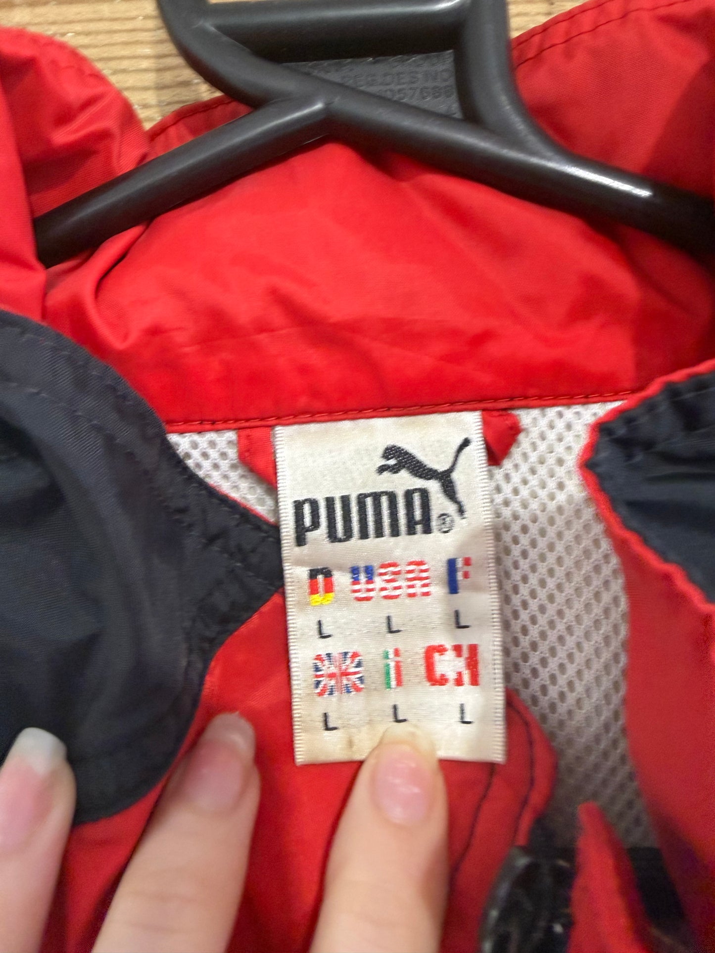 Vintage 80s Puma zip up windbreaker/ shell track jacket. Size Large. Festival.