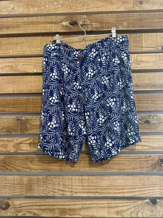 Lily & me floral linen blend shorts. Size 10-12. Summer/ holiday.
