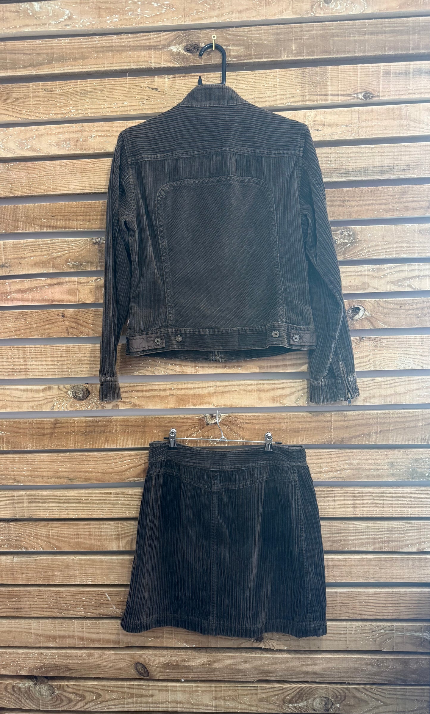 Vintage Y2K Sandwich 2 piece co-ord/suit. Skirt & jacket. Brown cord. Size UK10.
