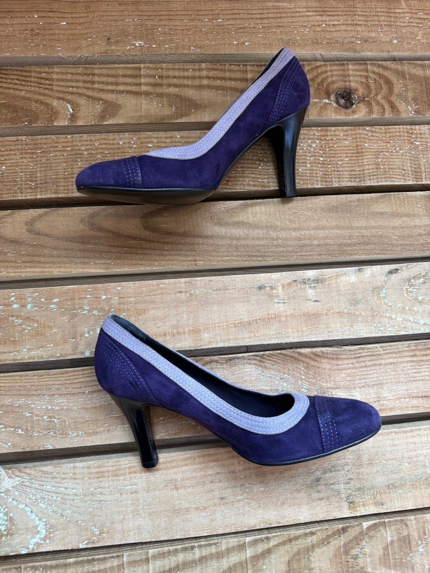 Vintage 90s Bally Suede leather Court Shoes/ Heeled. Two tone. EU38, UK5