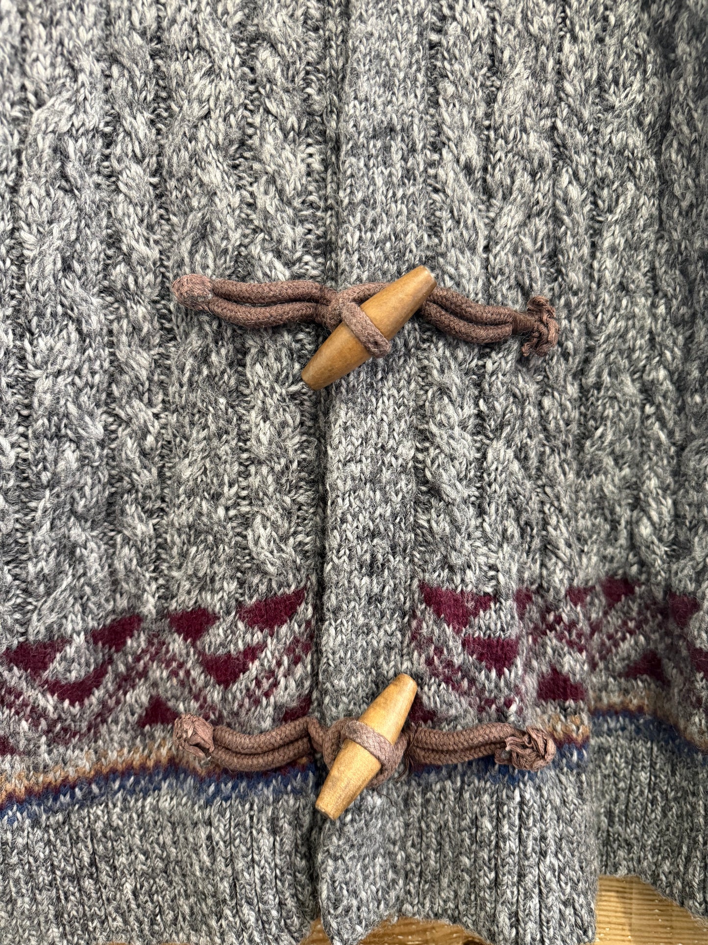 Vintage Y2K Tommy Hilfiger fair-isle  Knit cardigan/jumper. Wooden Toggles. Size XL.