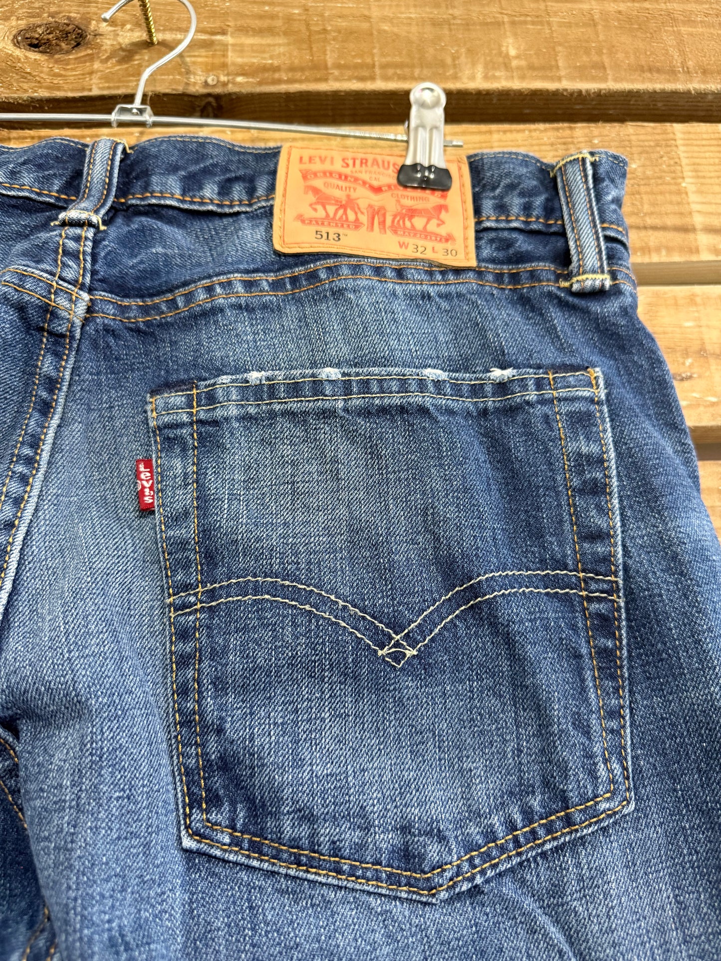 Vintage Y2K Levi’s 513 Blue Jeans. Distressed. Waist 32” leg 30”
