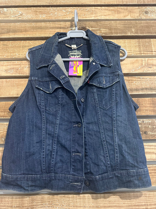 Vintage Y2K Levi’s blue denim Gilet sleeveless Jacket. Size XL. Workwear.