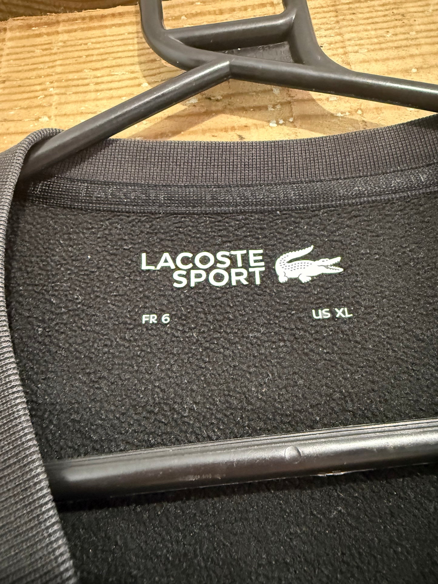 Lacoste spell-out logo sweater/sweatshirt. Size XL. Black.