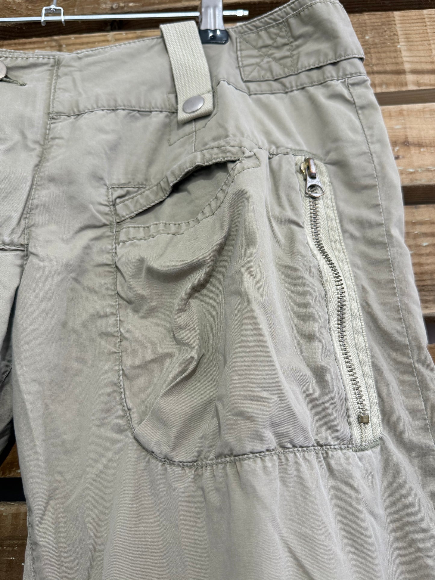 Vintage Y2K Replay capri cargo pants. Gorpcore. Cropped trousers. Summer. Size 10-12.