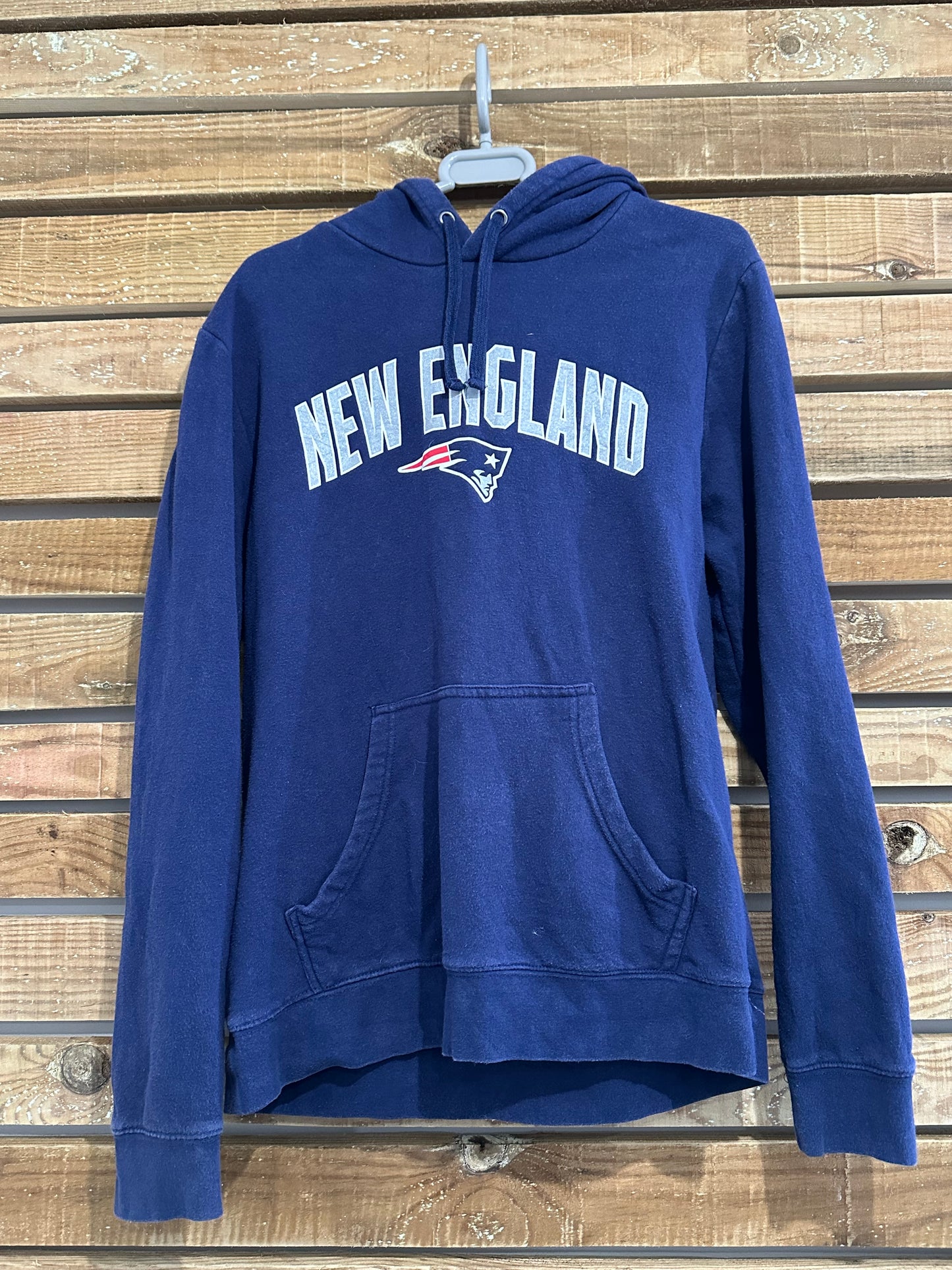 Vintage 90s NFL New England Patriots hoodie/ hooded sweater. Blue. Size Medium