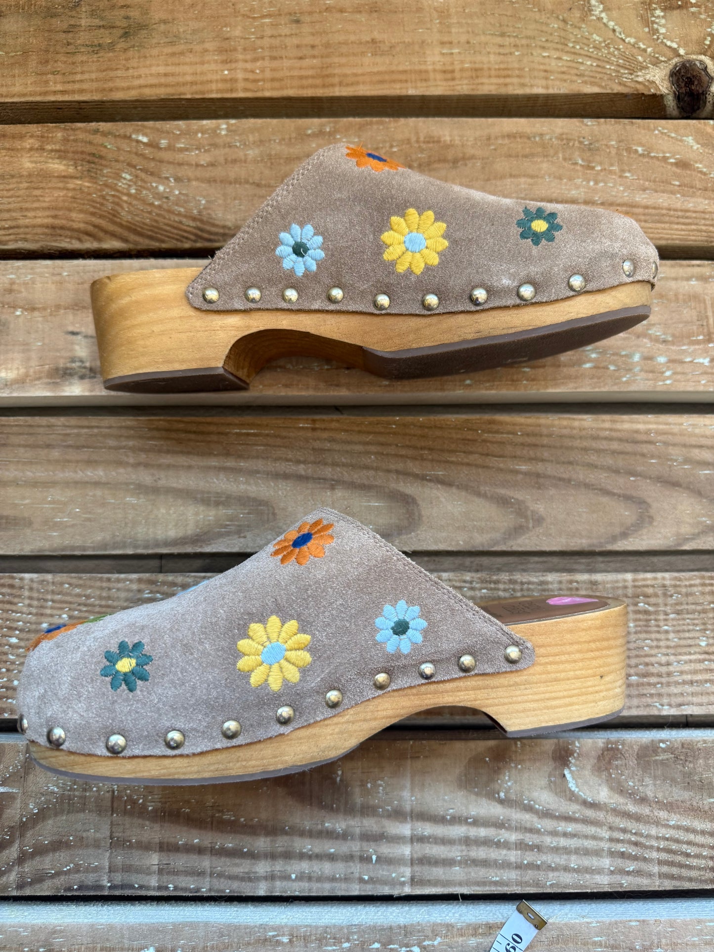 Cape Daisy flower suede leather wood clogs/ mules. Hippy/ flower power. Size EU38, UK5
