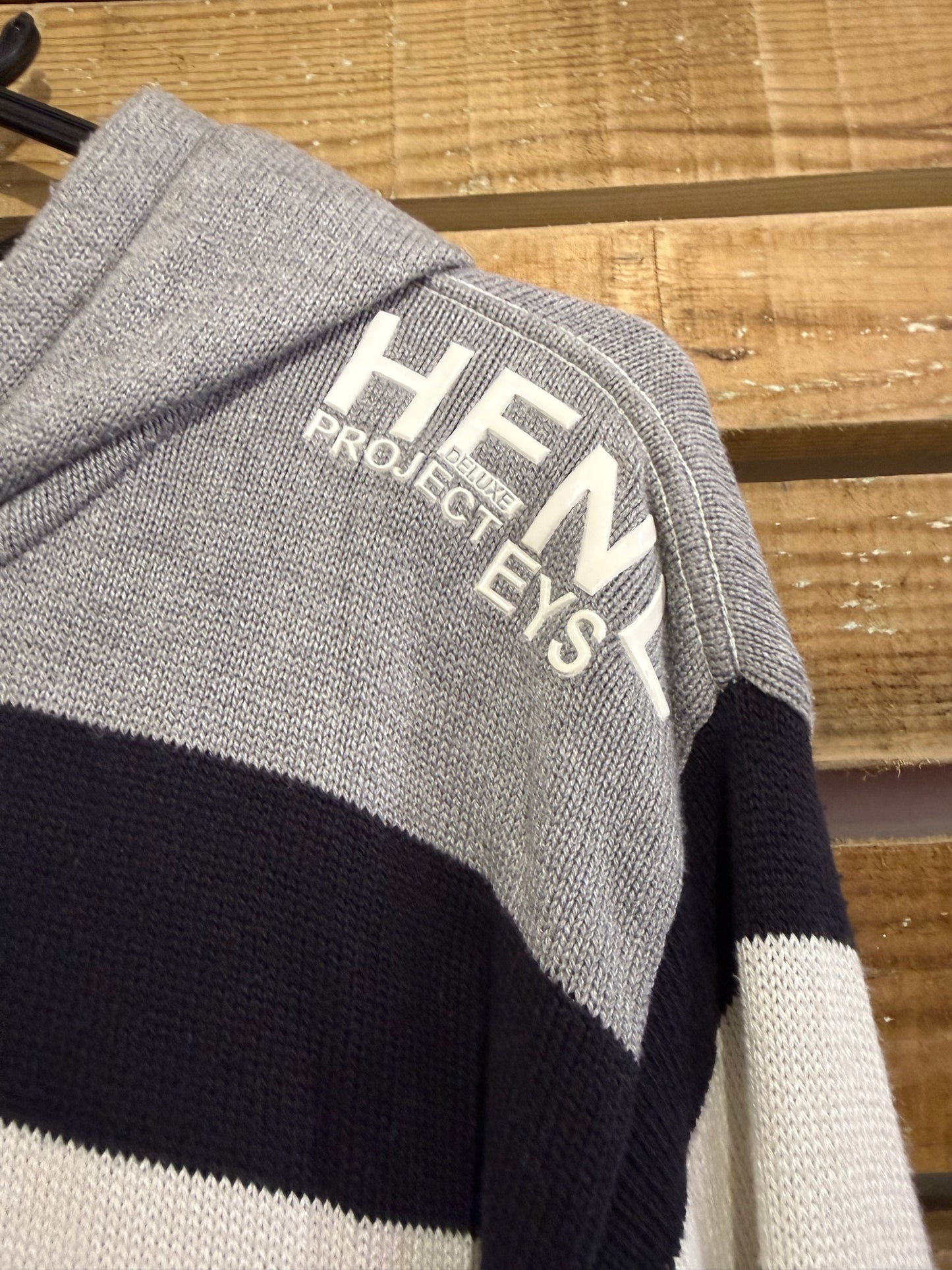 Vintage Y2K Henleys zip up knit Hoodie cardigan/ jumper. Grey. Size Large.