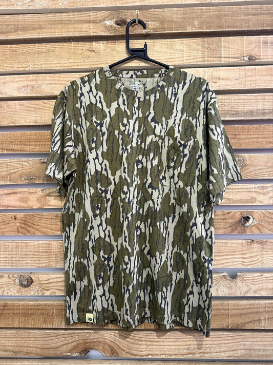 Mossy Oak camo/ army logo t-shirt. Deadstock. Hunting/ fishing/ festival. Size Medium.