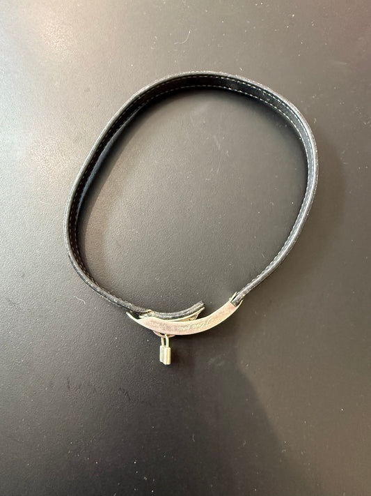 Tod’s black leather buckle lock  bracelet silver.