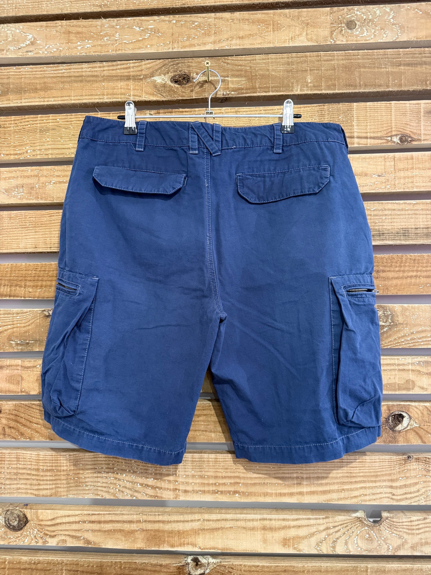Vintage 90s Nike chino cargo cotton shorts. 35” waist. Blue. Golf/summer/holiday.