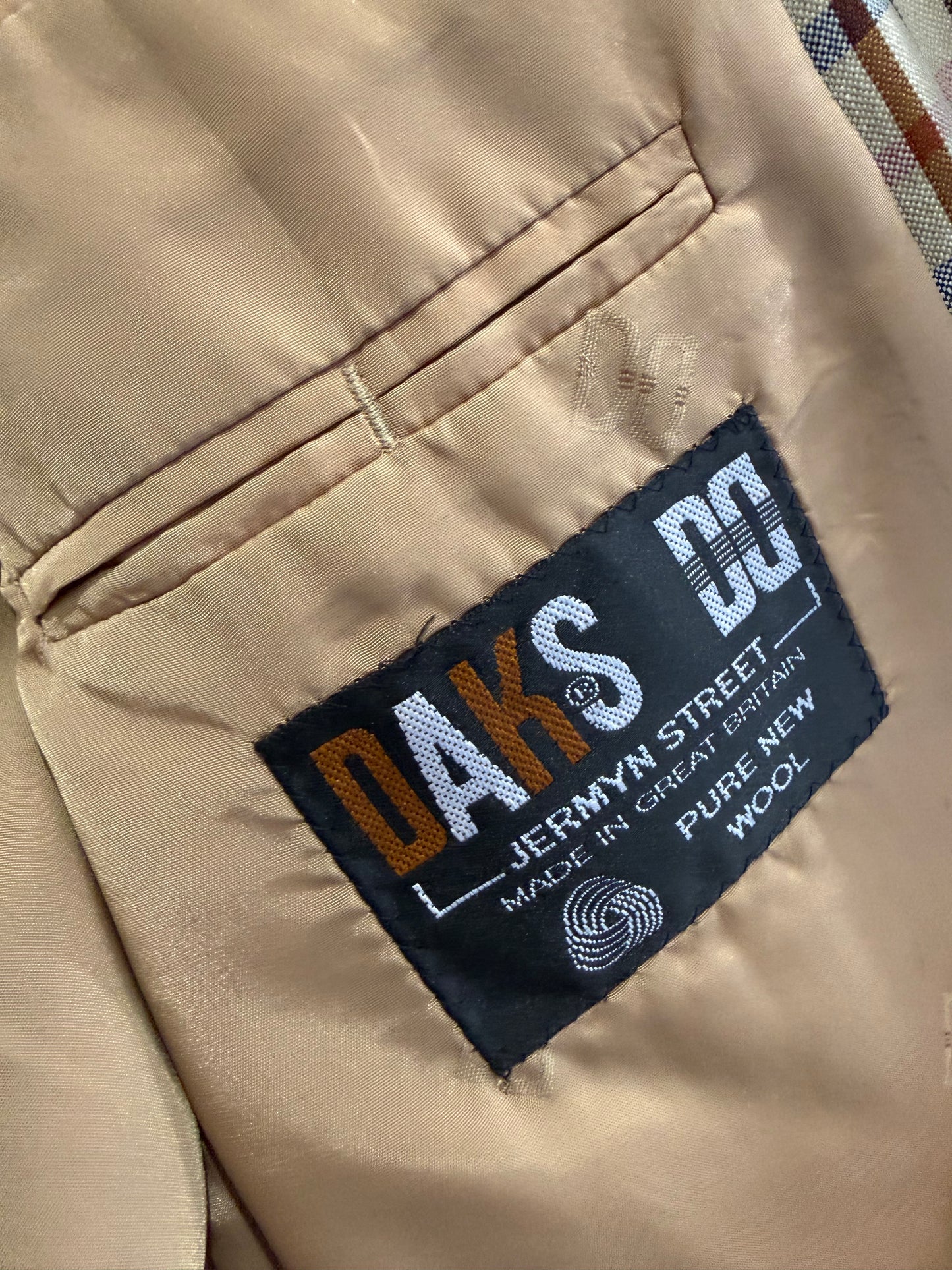 Vintage 80s Daks checked Blazer/Jacket. Size 44” chest, medium.