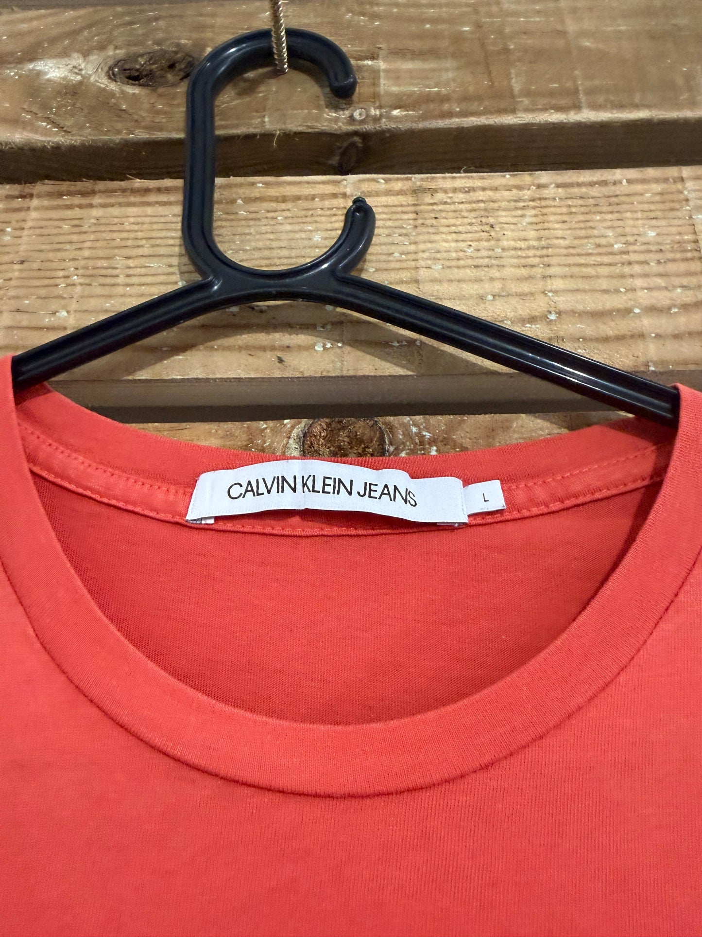 Vintage Y2K Calvin Klein 100% Cotton logo T-shirt. Orange. Size Large.